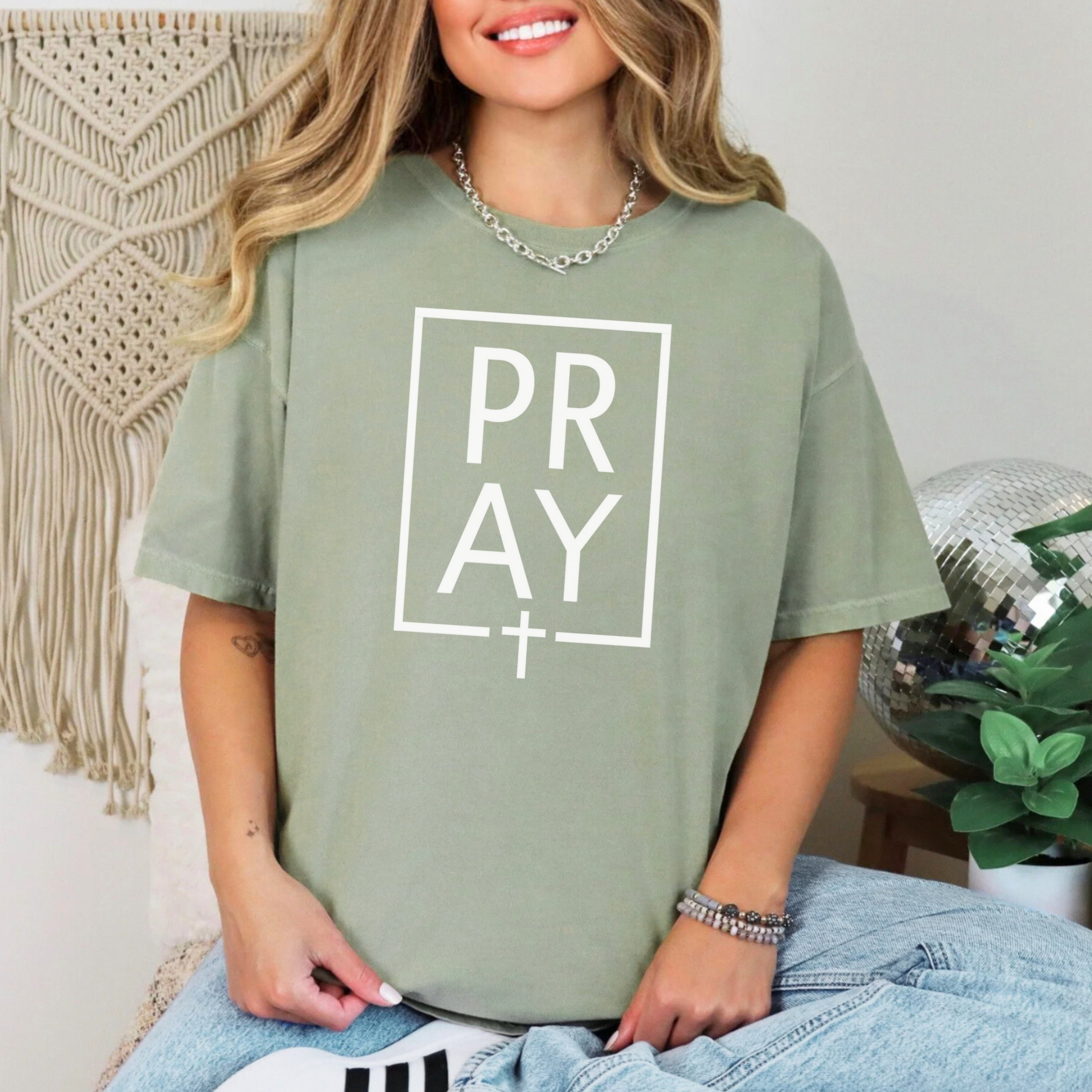Pray +Cross Unisex Relaxed Fit T-Shirt