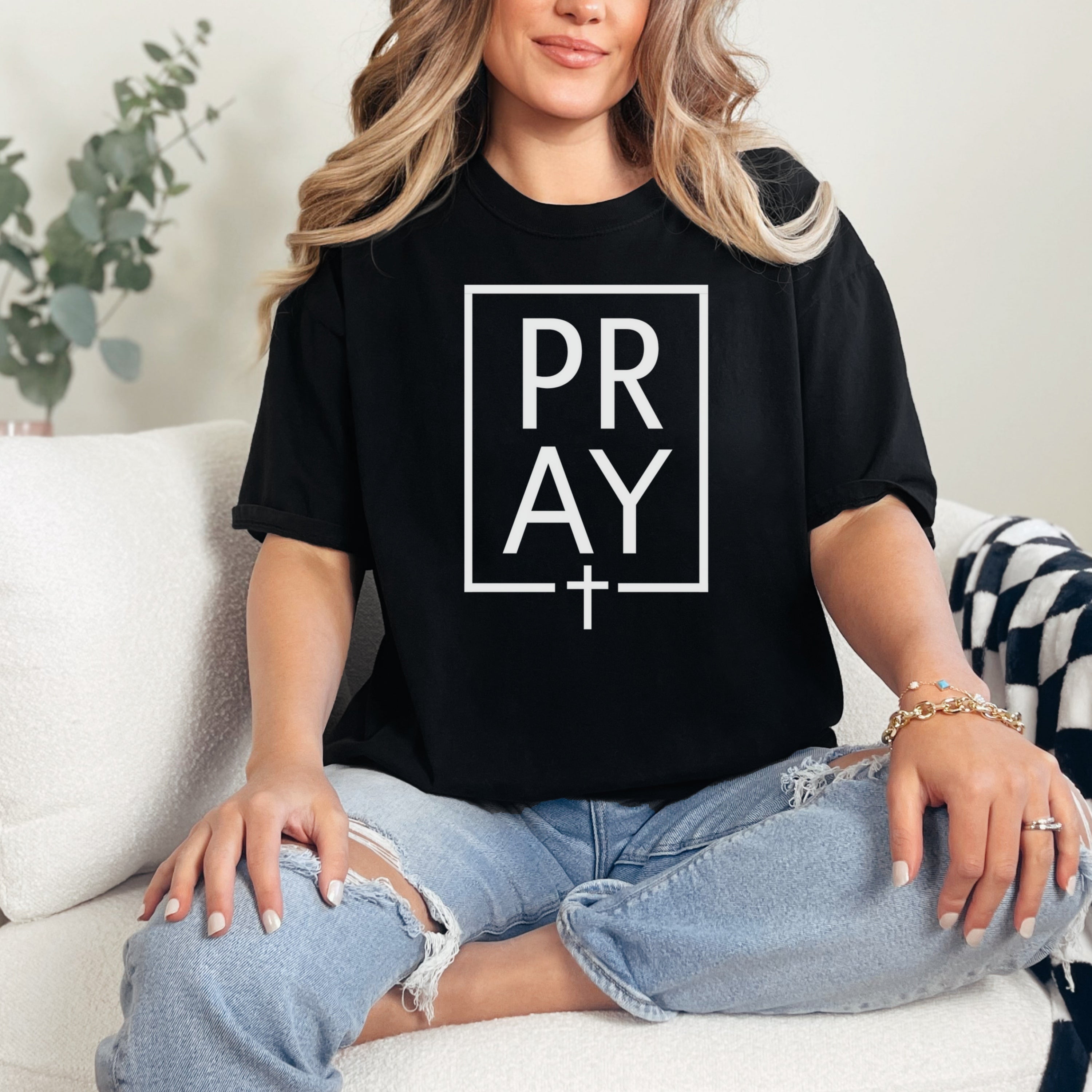 Pray +Cross Unisex Relaxed Fit T-Shirt