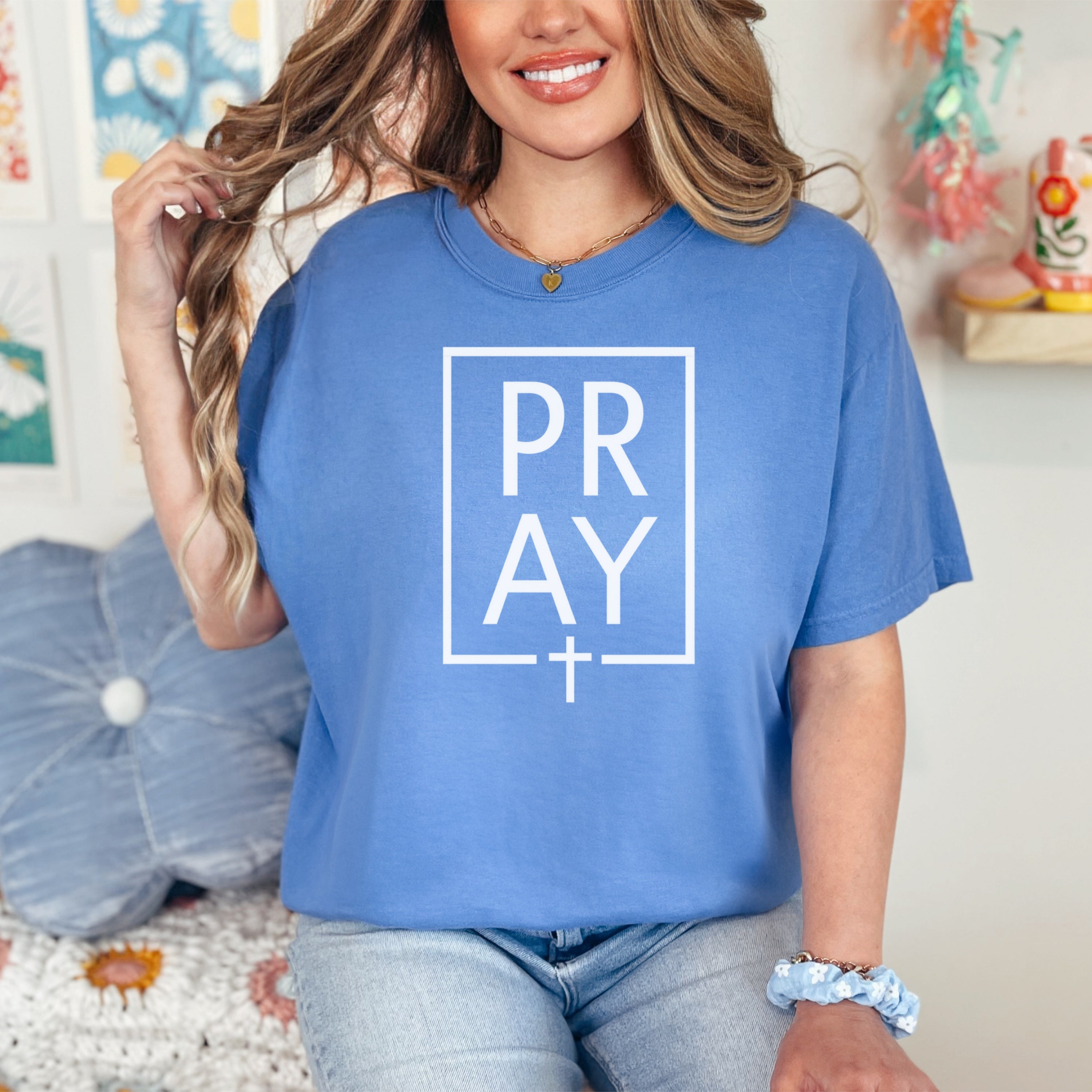 Pray +Cross Unisex Relaxed Fit T-Shirt